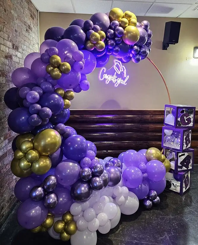 balloon-garland-kansas-city-event Custom balloon décor in Kansas City event space